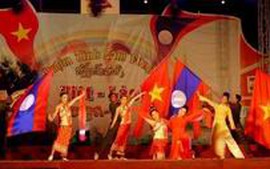 Giao lưu văn hóa, thể thao và du lịch Việt – Lào vào tháng 8/2012